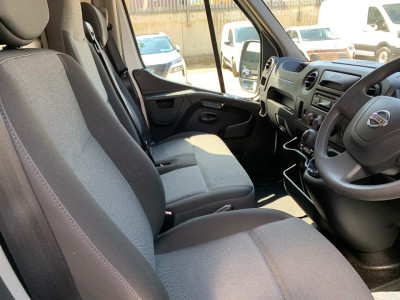 2019 Nissan NV400