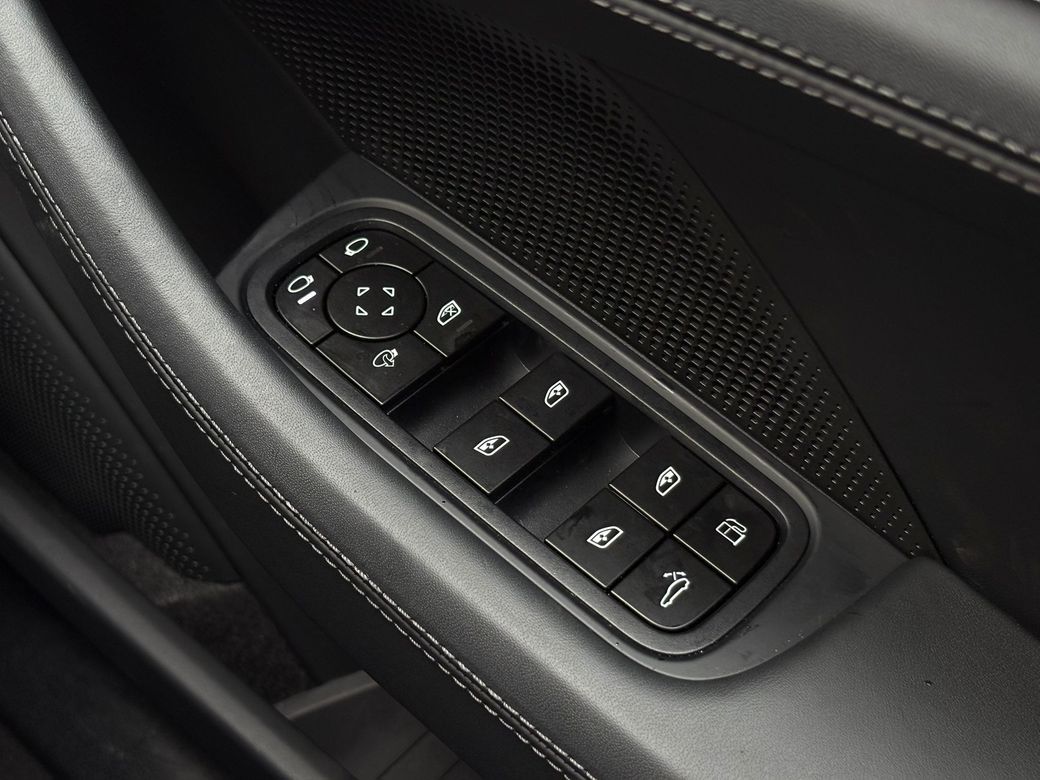 2025 Porsche Panamera