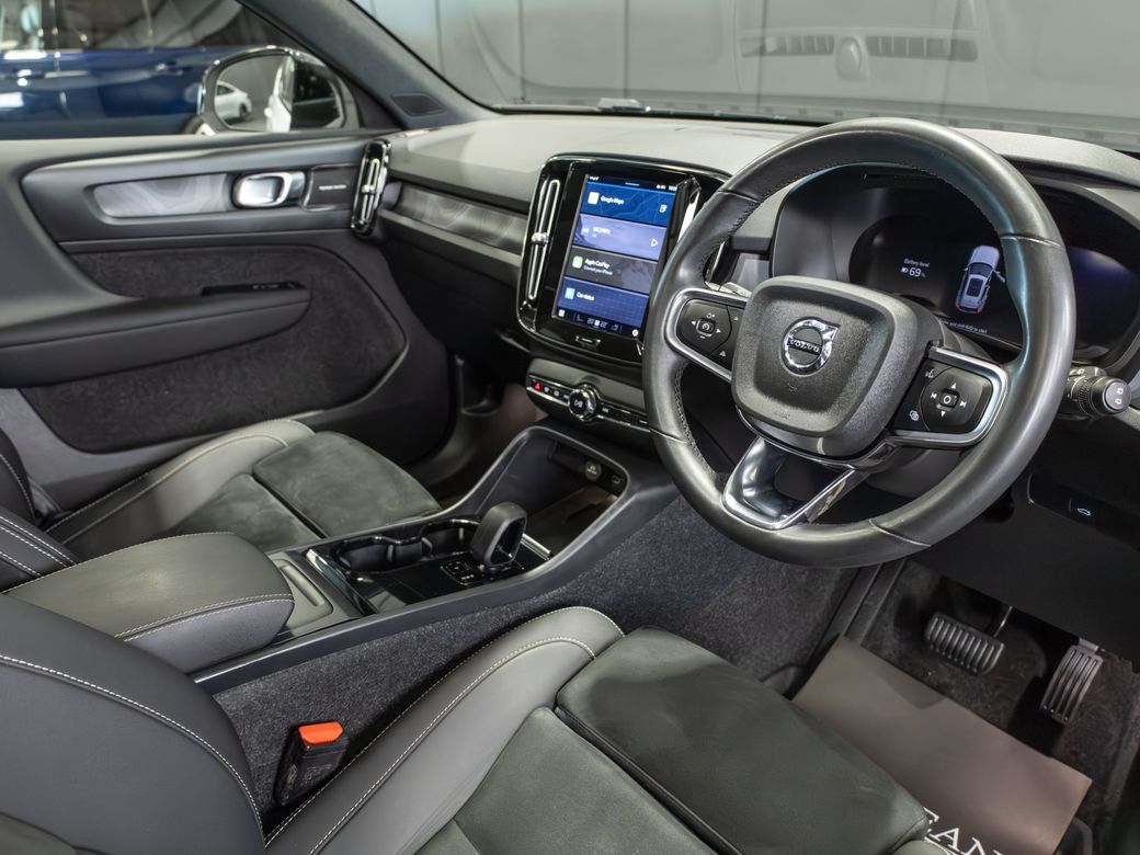 2022 Volvo XC40