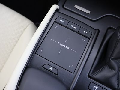 2022 Lexus ES 300h