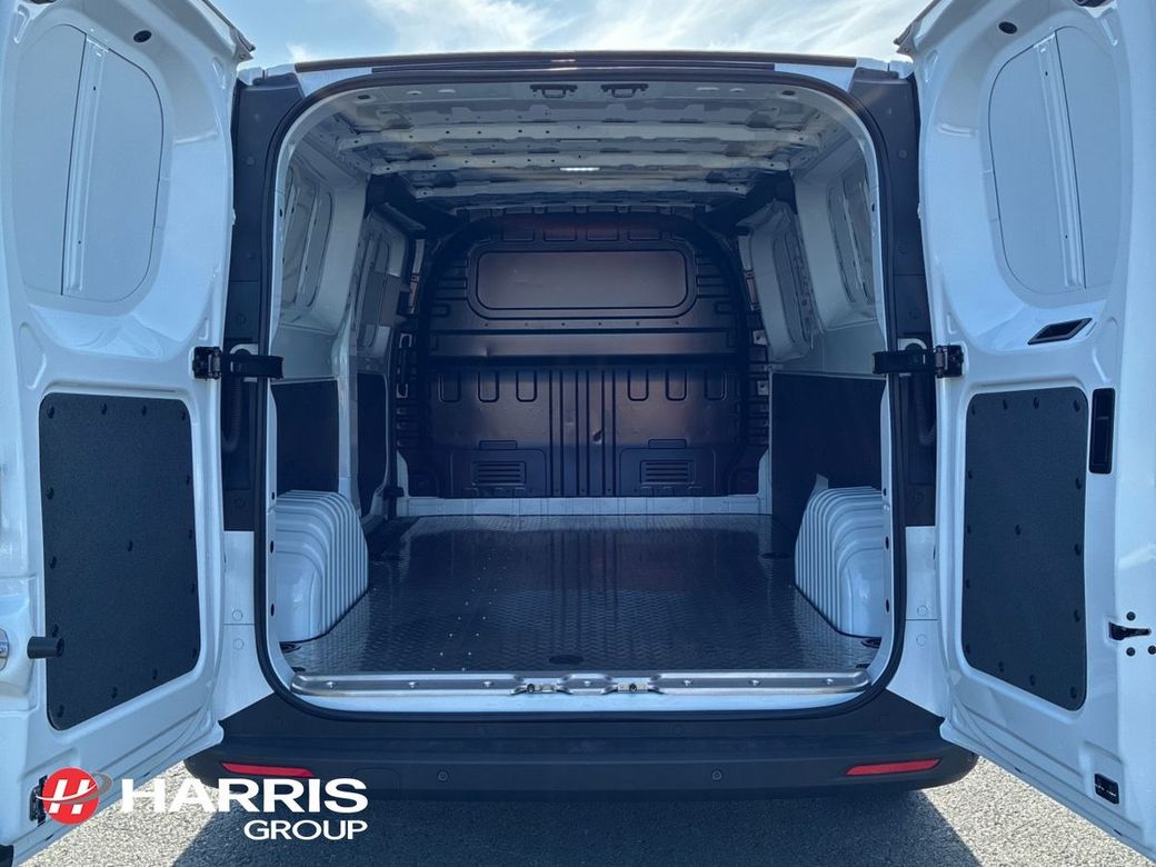 2025 White Maxus Deliver 7