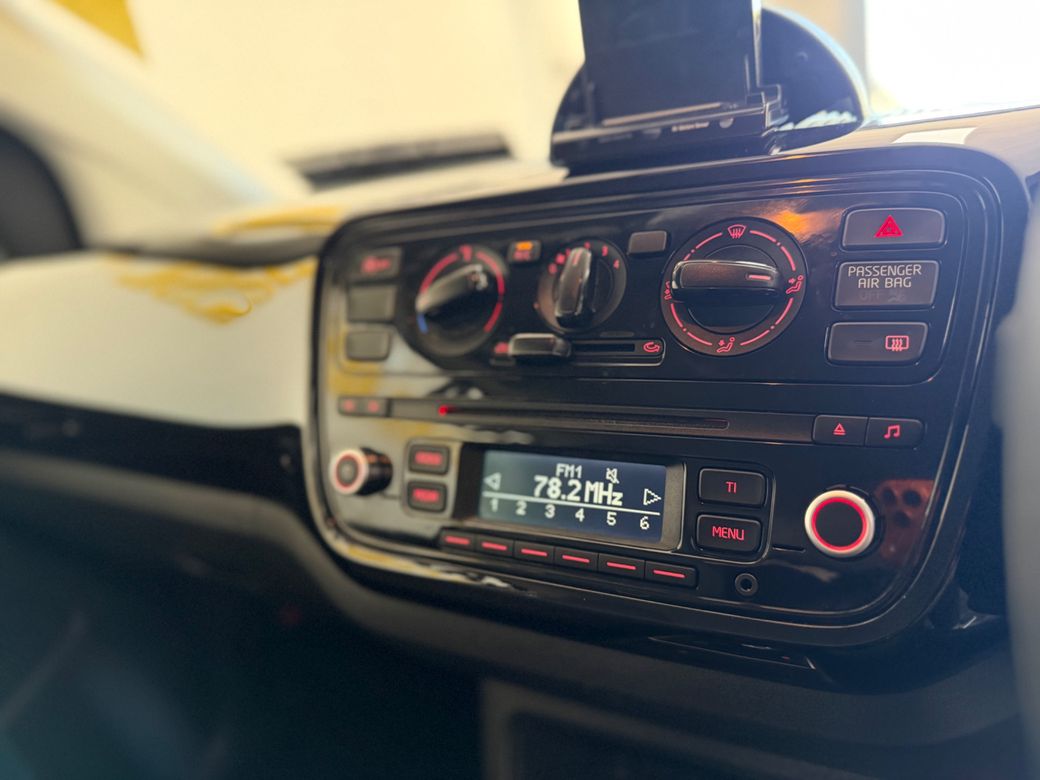 2015 Volkswagen up!