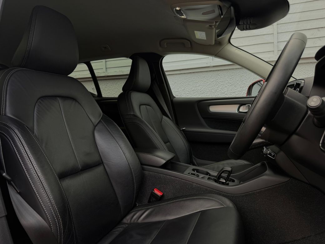 2022 Volvo XC40