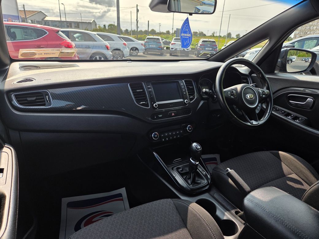 2017 Kia Carens