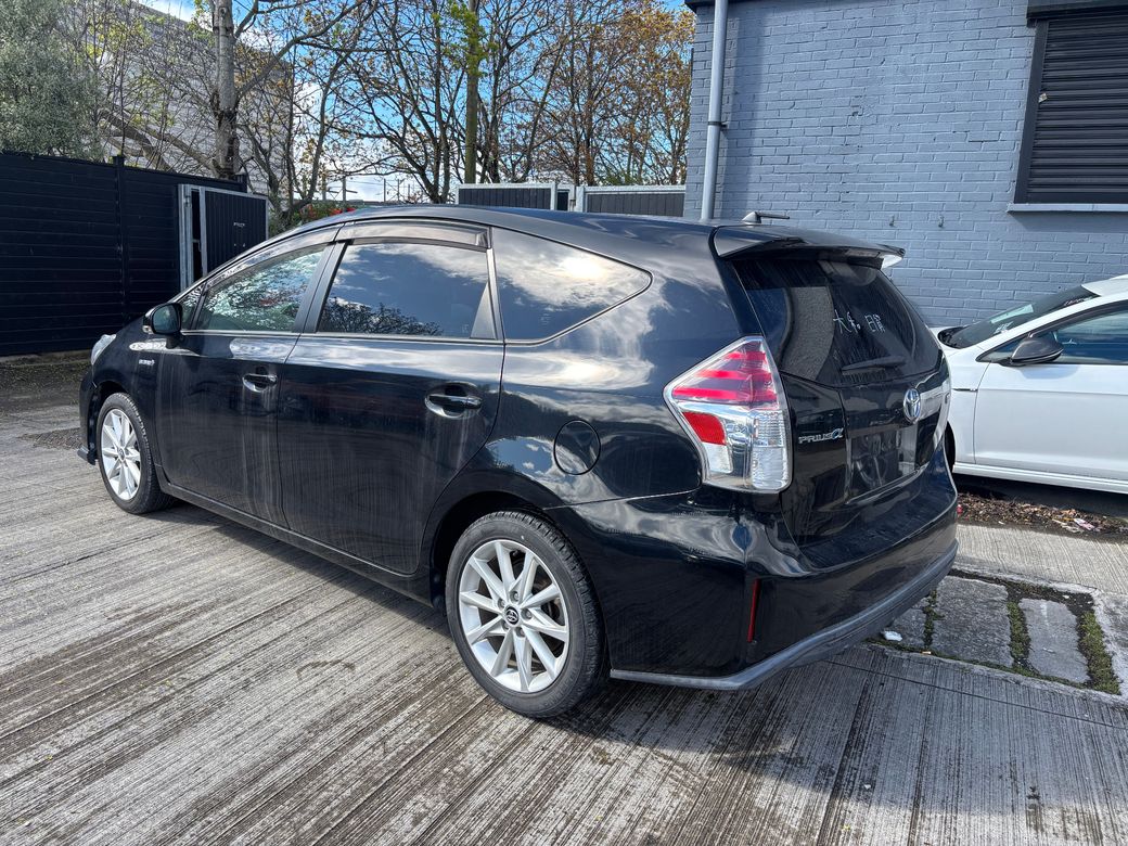 2016 Toyota Prius Alpha