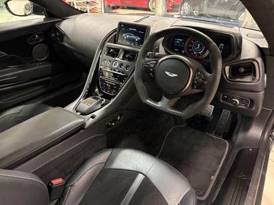 2022 Aston Martin DB11