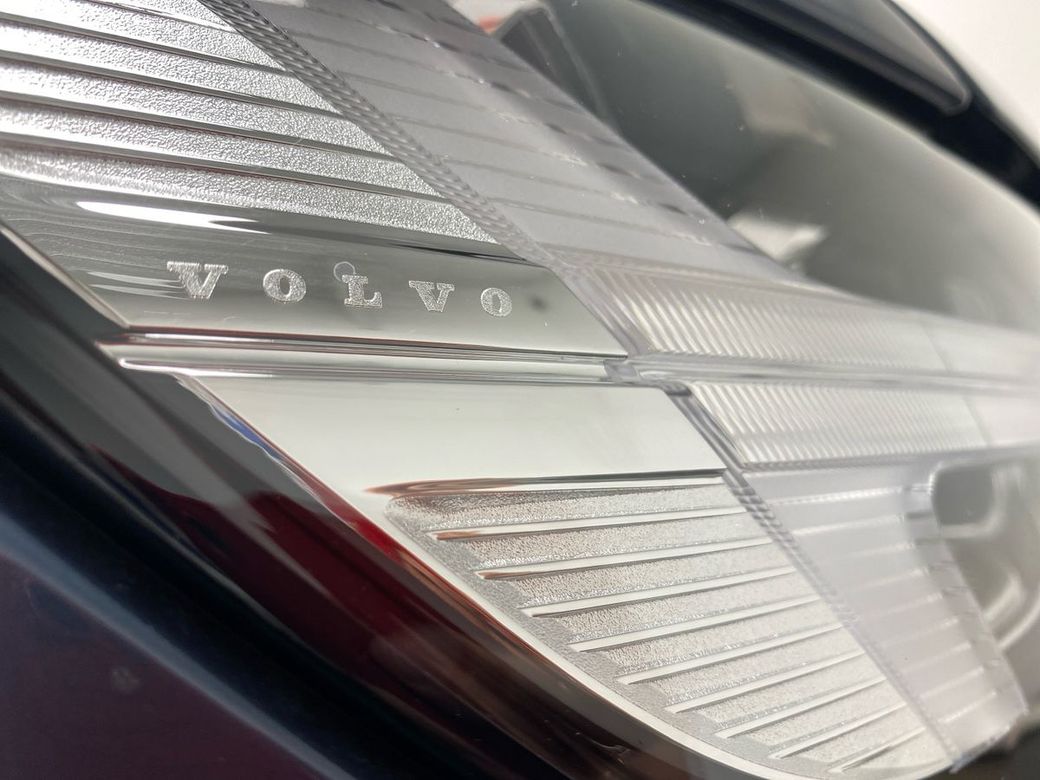 2025 Volvo V60