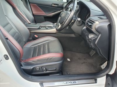 2020 Lexus IS 300h