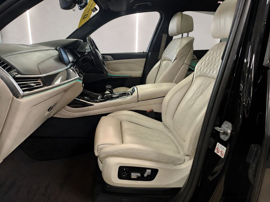 2020 BMW X7