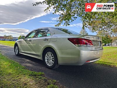 2016 Toyota Crown