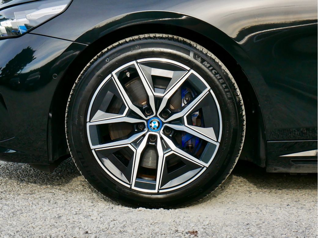 2024 BMW i5