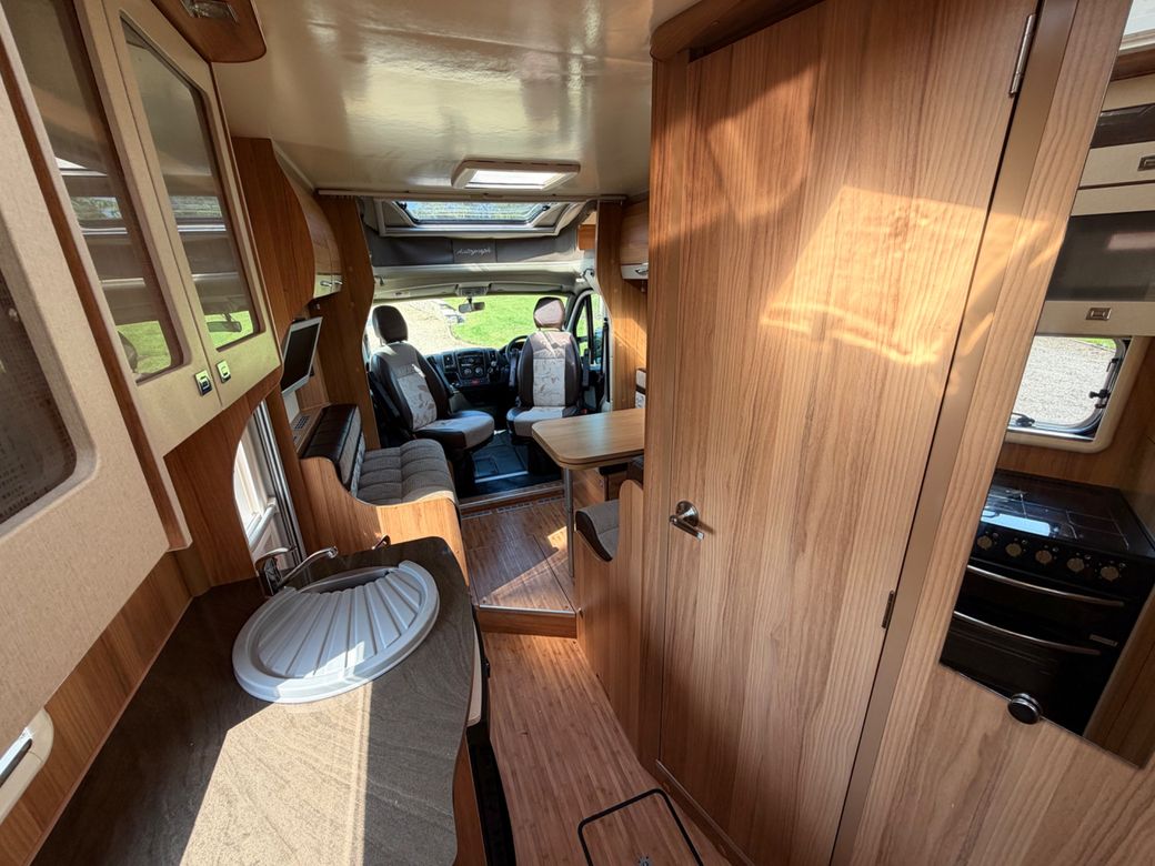 2014 BAILEY APPROACH  AUTOGRAPH 750 LOW PROFILE R.H.D 