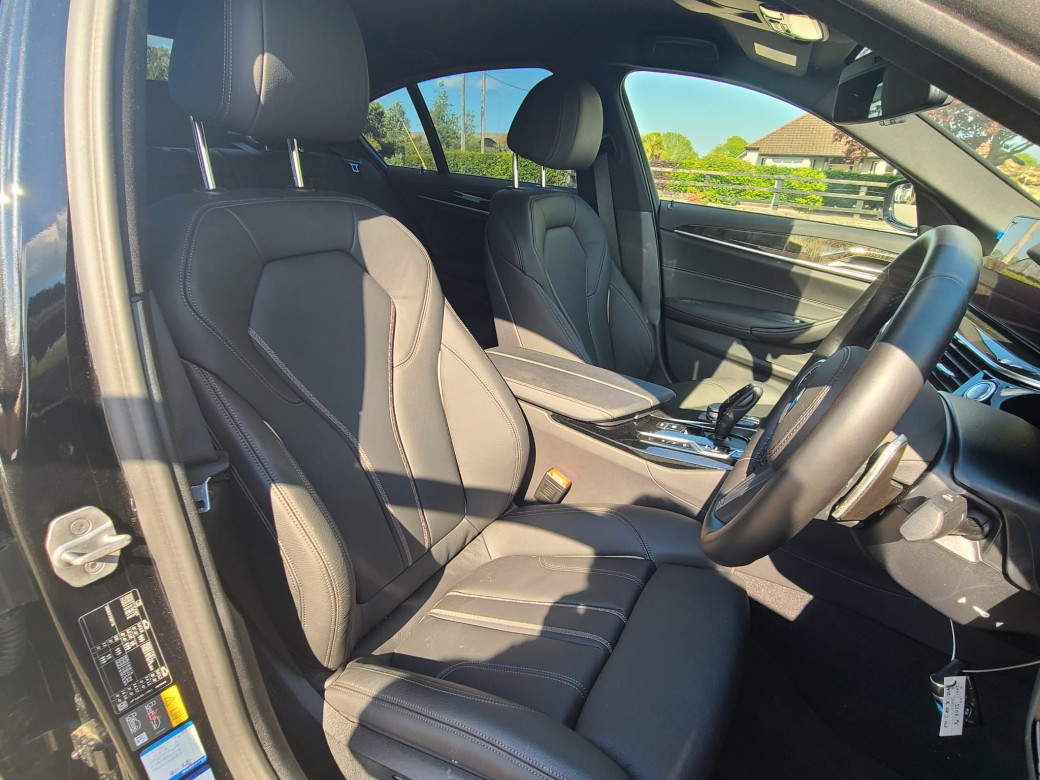 2021 BMW 530