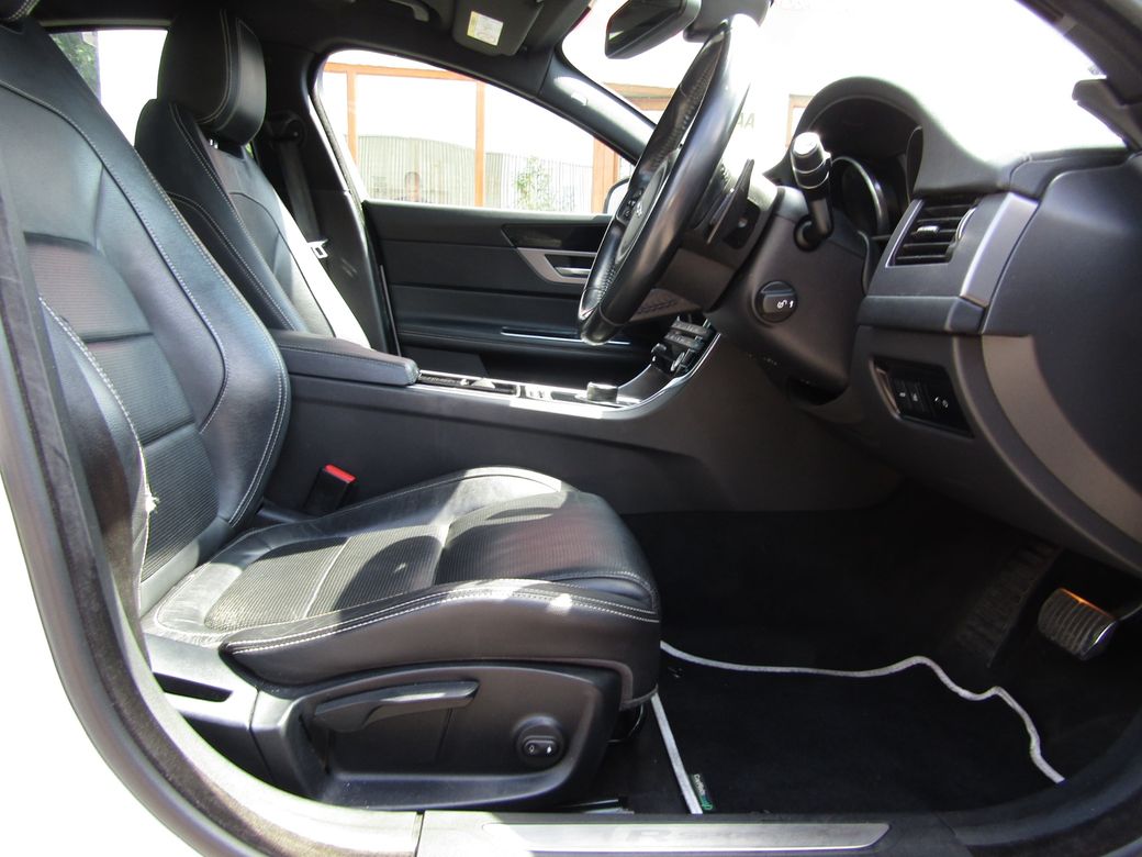 2017 Jaguar XF