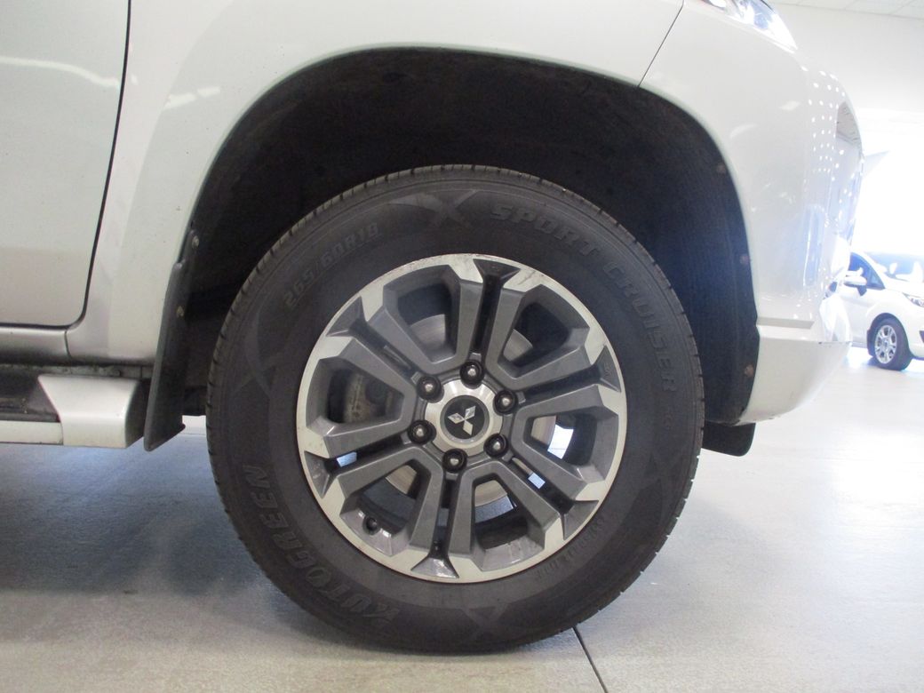 2020 Mitsubishi L200