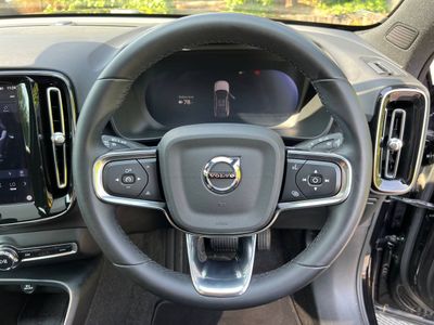 2023 Volvo C40