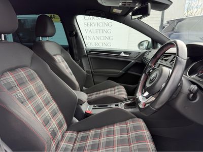 2017 Volkswagen Golf