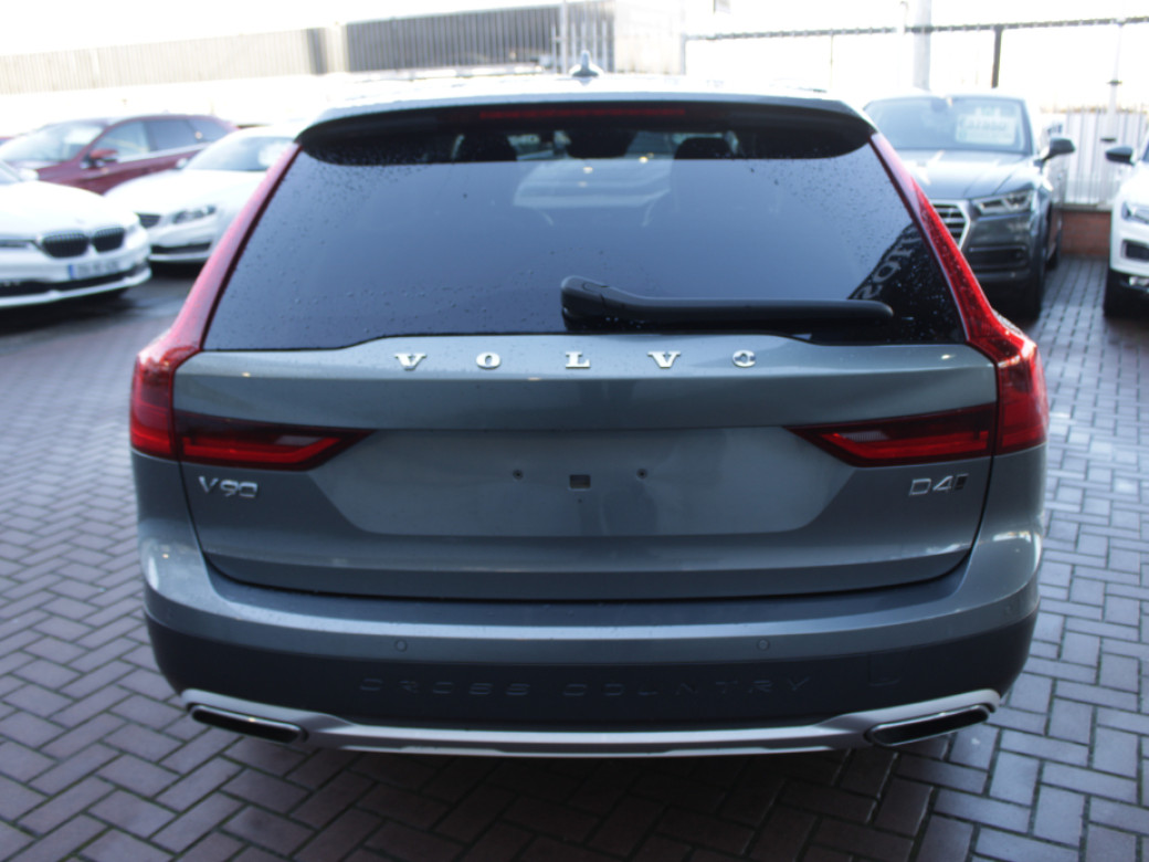 2019 Volvo V90 Cross Country