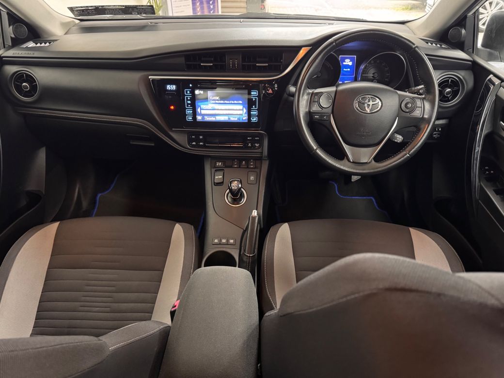 2016 Toyota Auris