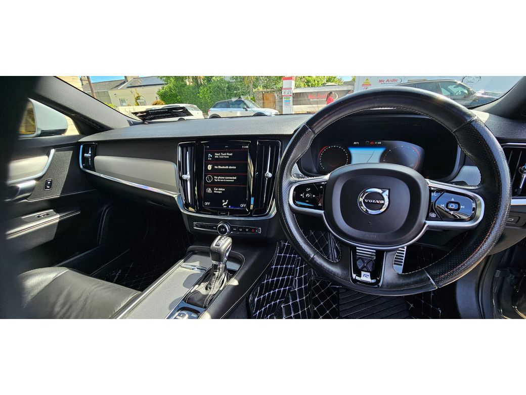 2017 Volvo S90