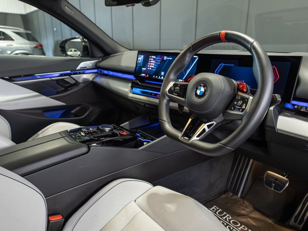 2025 BMW M5