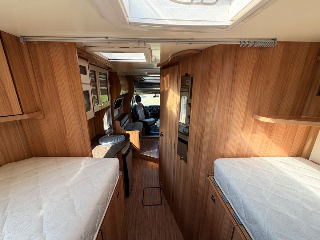 2014 BAILEY APPROACH  AUTOGRAPH 750 LOW PROFILE R.H.D 