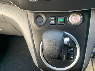 2020 Nissan eNV200