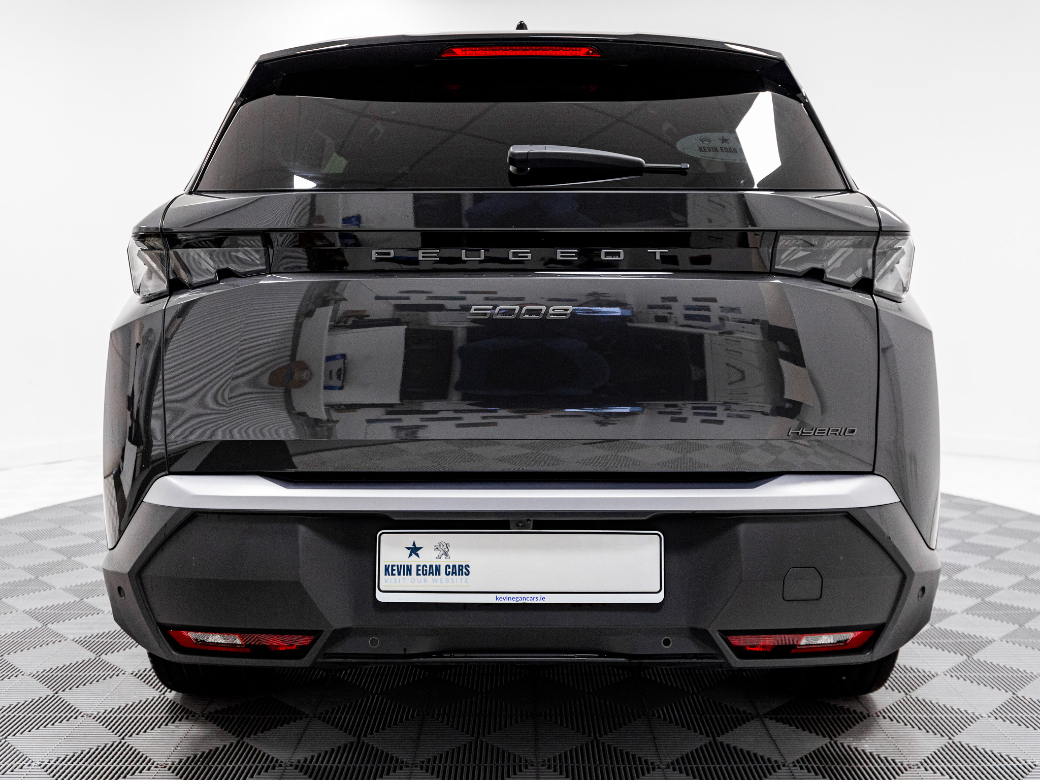 2025 Peugeot 5008