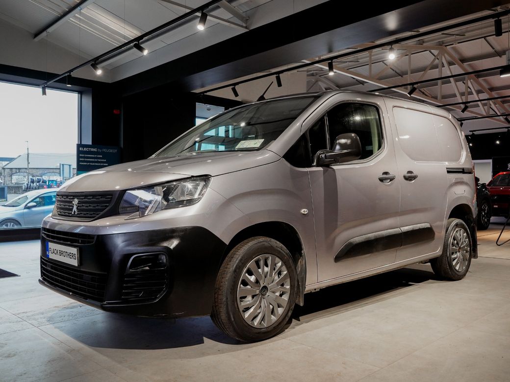 2023 Peugeot Partner