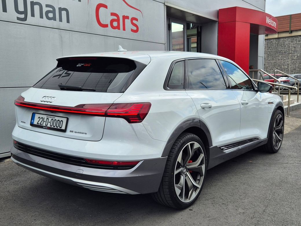2022 Audi e-tron