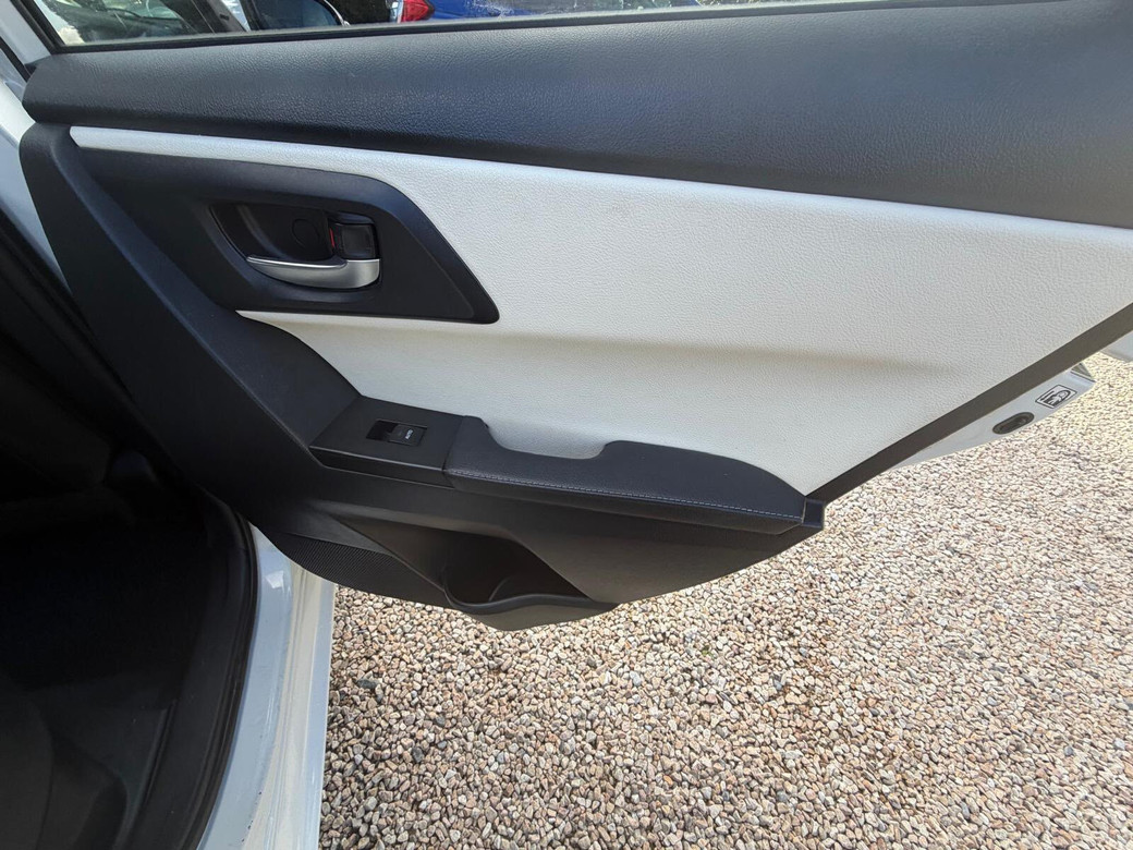 2016 Toyota Auris