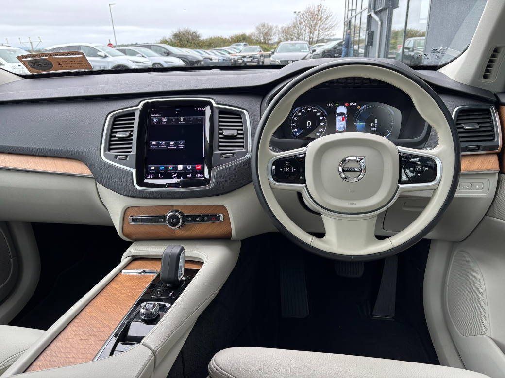 2022 Volvo XC90