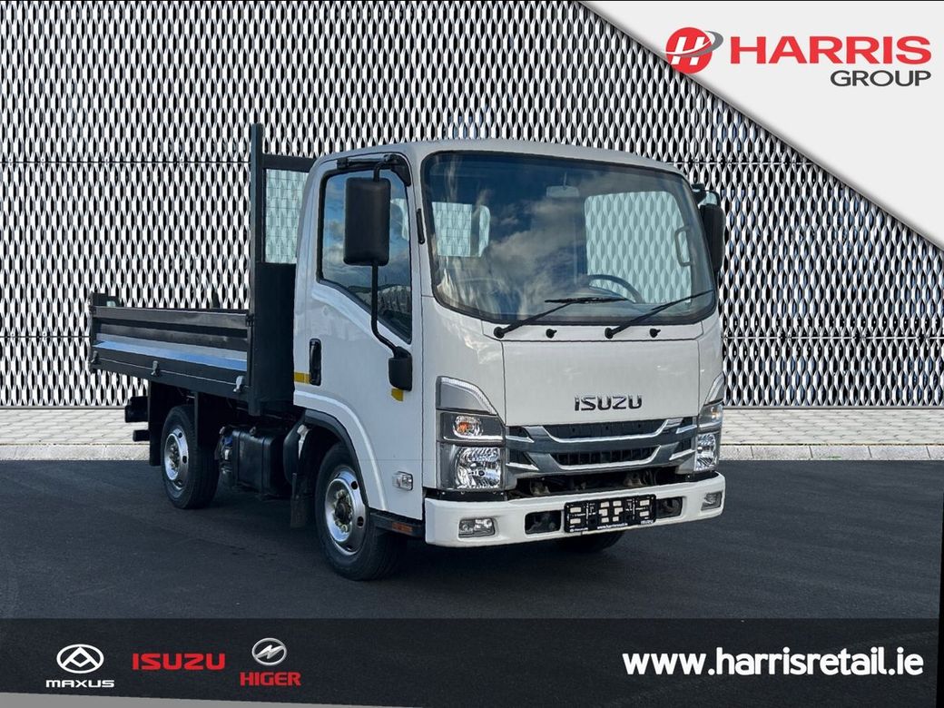 2023 White Isuzu NNR