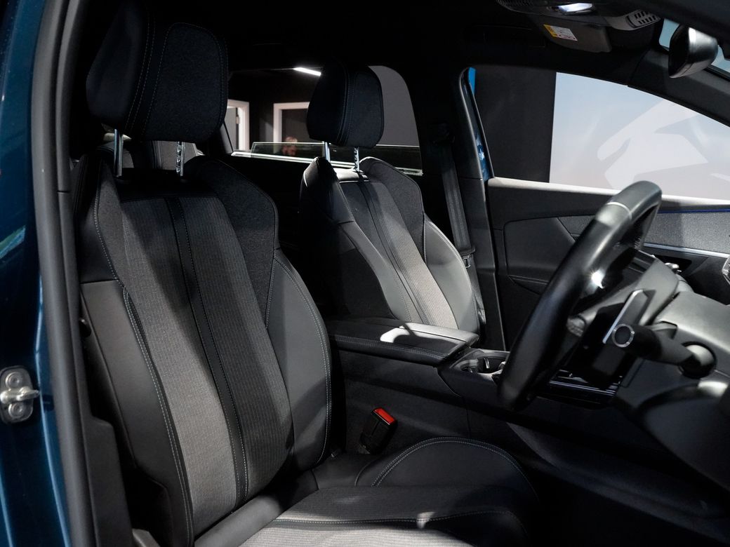 2023 Peugeot 5008
