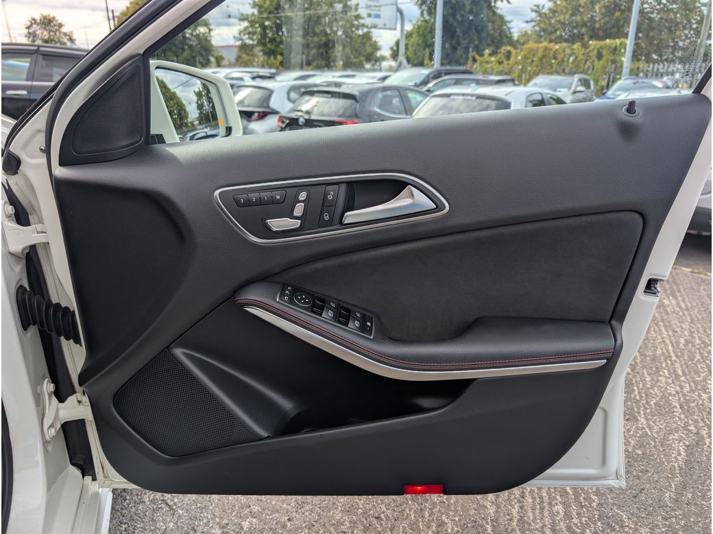 2017 Mercedes-Benz A 180