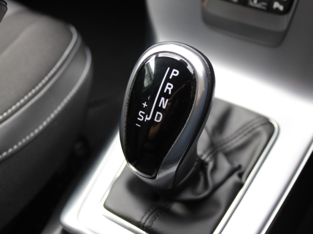 2018 Volvo V40