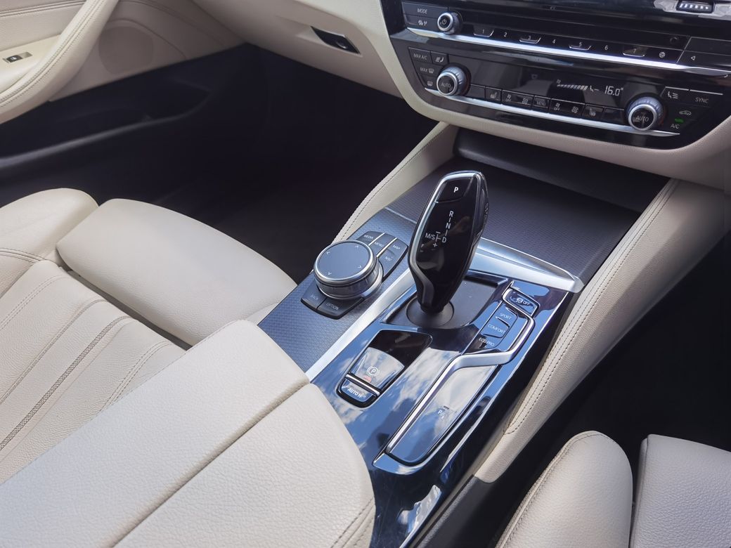 2022 BMW 5 Series