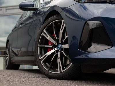 2025 BMW i5