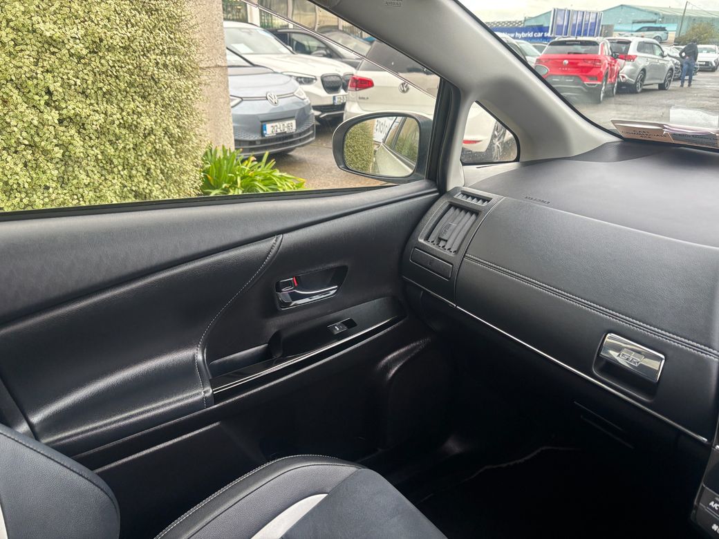 2018 Toyota Prius Alpha