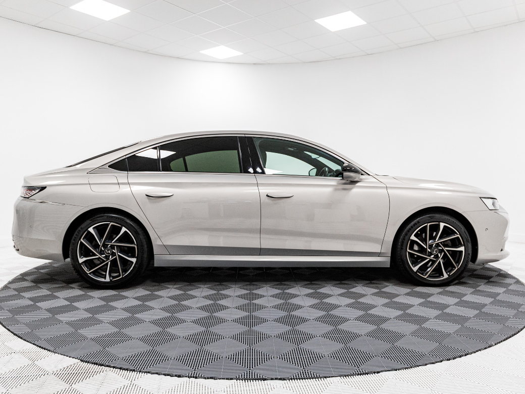 2022 DS Automobiles DS 9