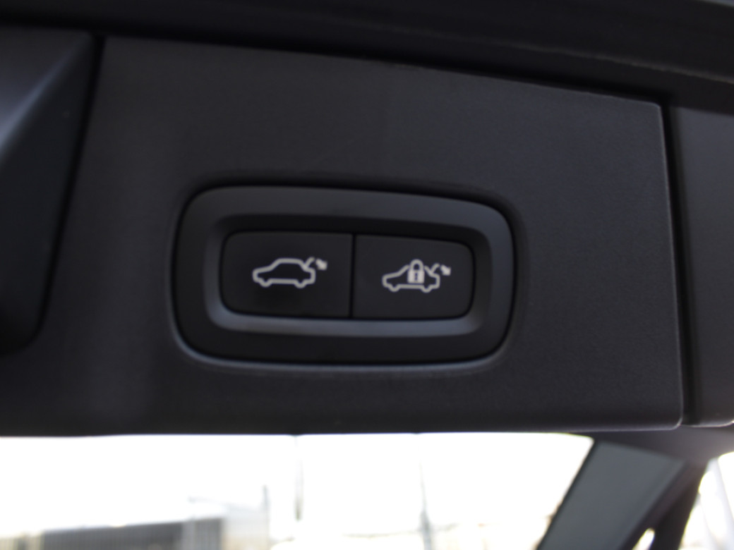 2019 Volvo V90 Cross Country