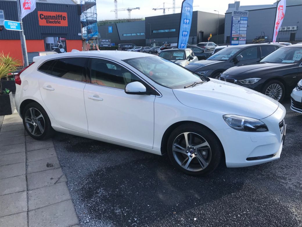 2016 Volvo V40