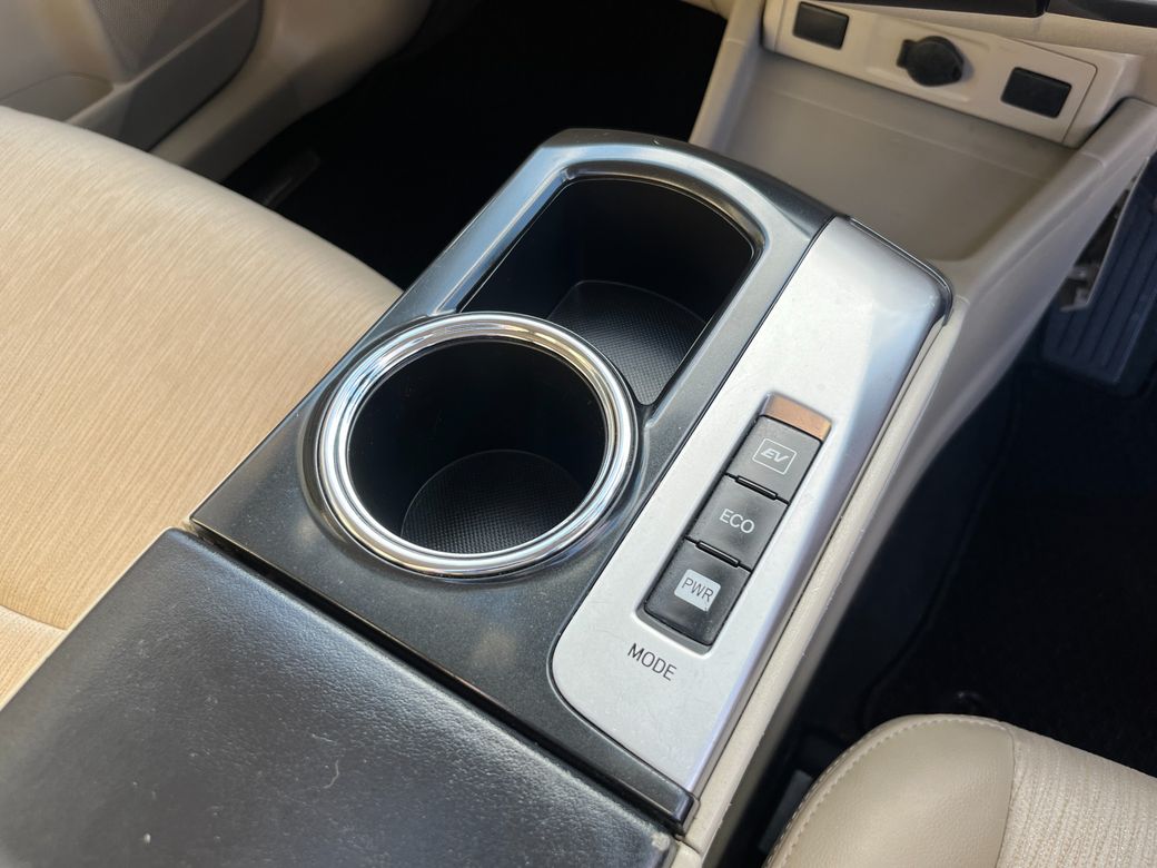 2018 Toyota Prius Alpha