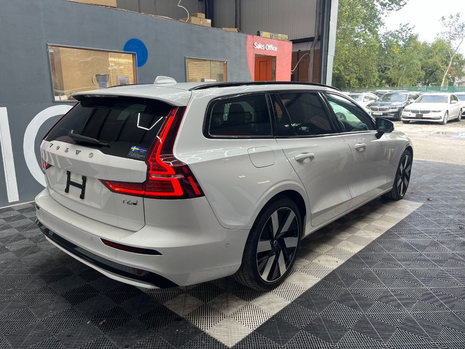 2025 Volvo V60