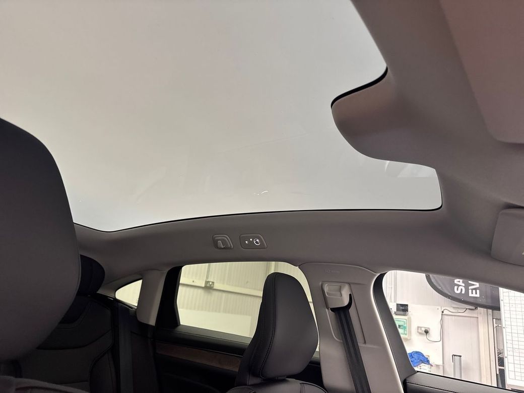 2026 Volvo ES90