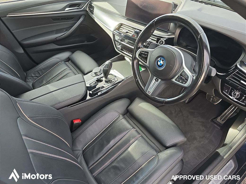 2023 BMW 530