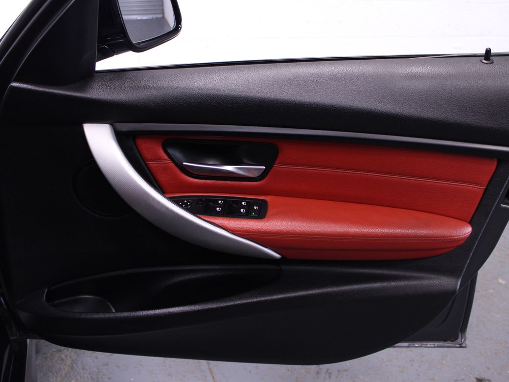 2015 BMW 320