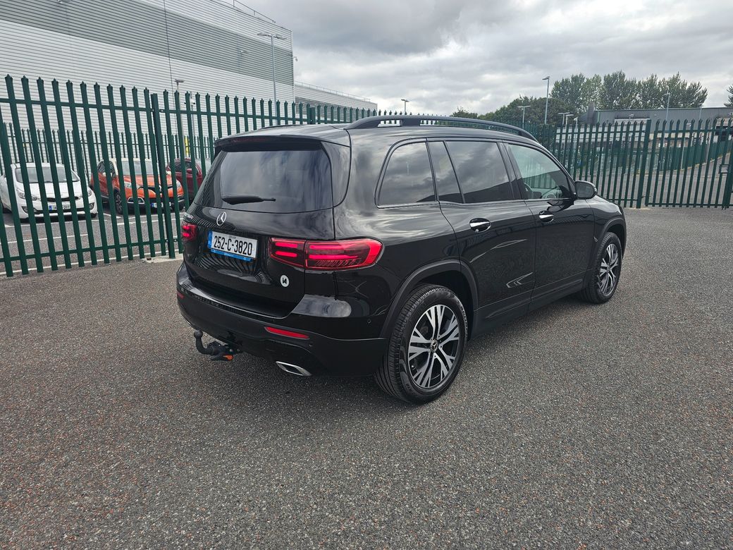 2025 Mercedes-Benz GLB Class