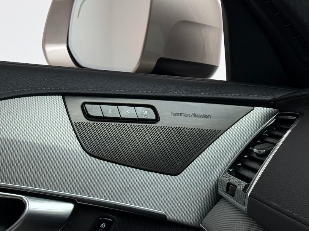 2023 Volvo XC90