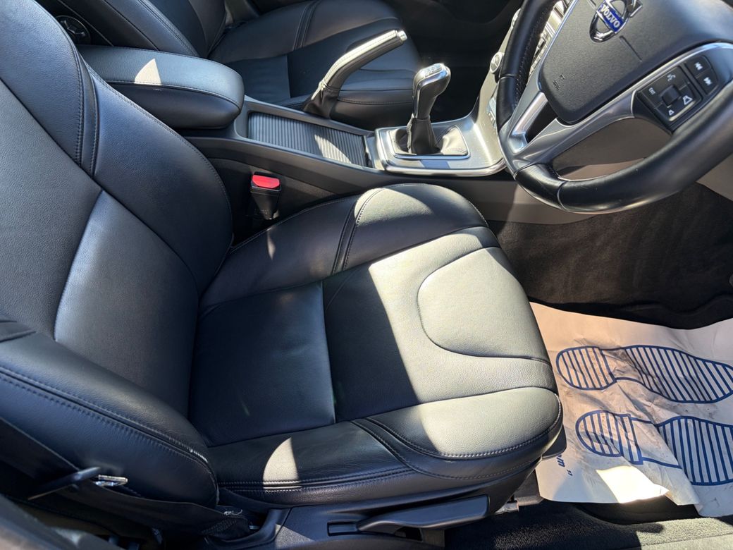 2015 Volvo V40